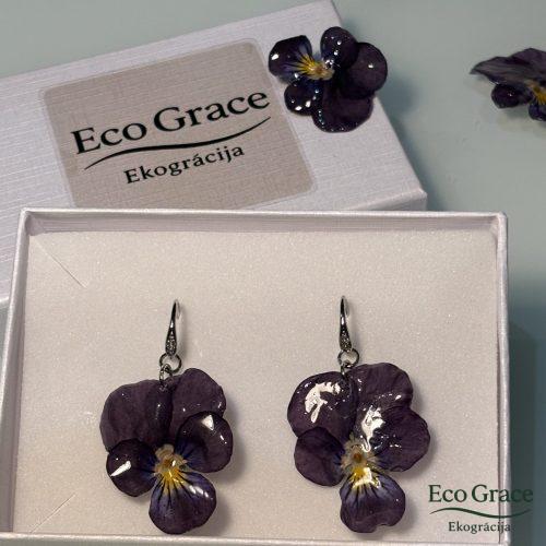 Auskari atraitnītes